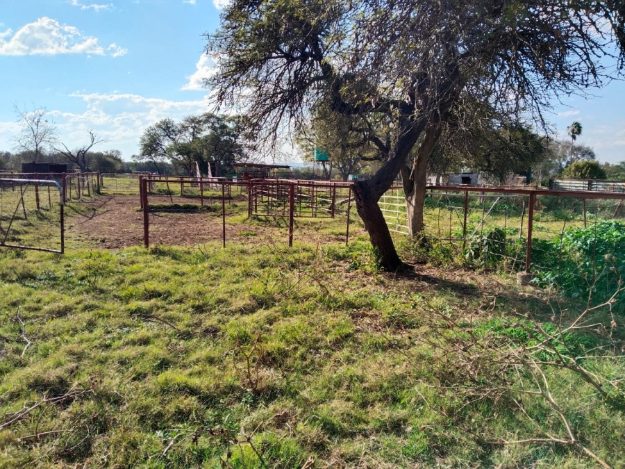 4 Bedroom Property for Sale in Waterval S H North West
